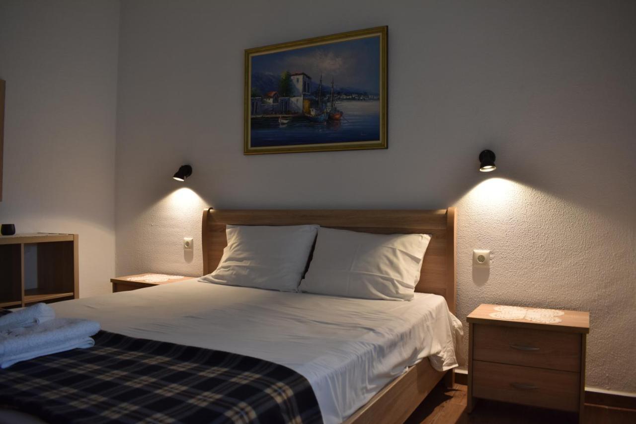 Konaki Guesthouse ออร์โมส ปานากีอาส ภายนอก รูปภาพ