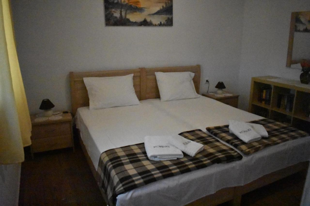 Konaki Guesthouse ออร์โมส ปานากีอาส ภายนอก รูปภาพ