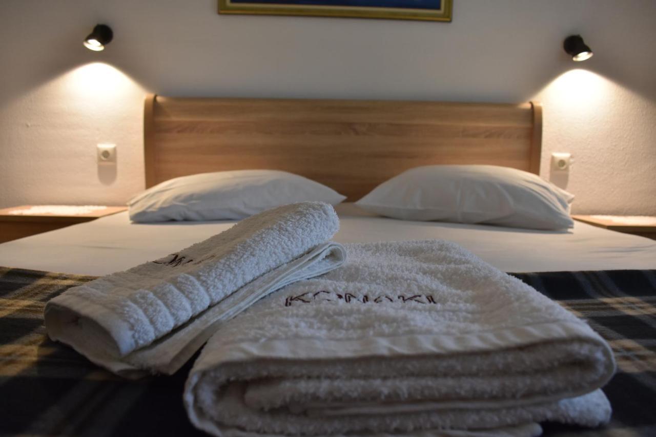 Konaki Guesthouse ออร์โมส ปานากีอาส ภายนอก รูปภาพ