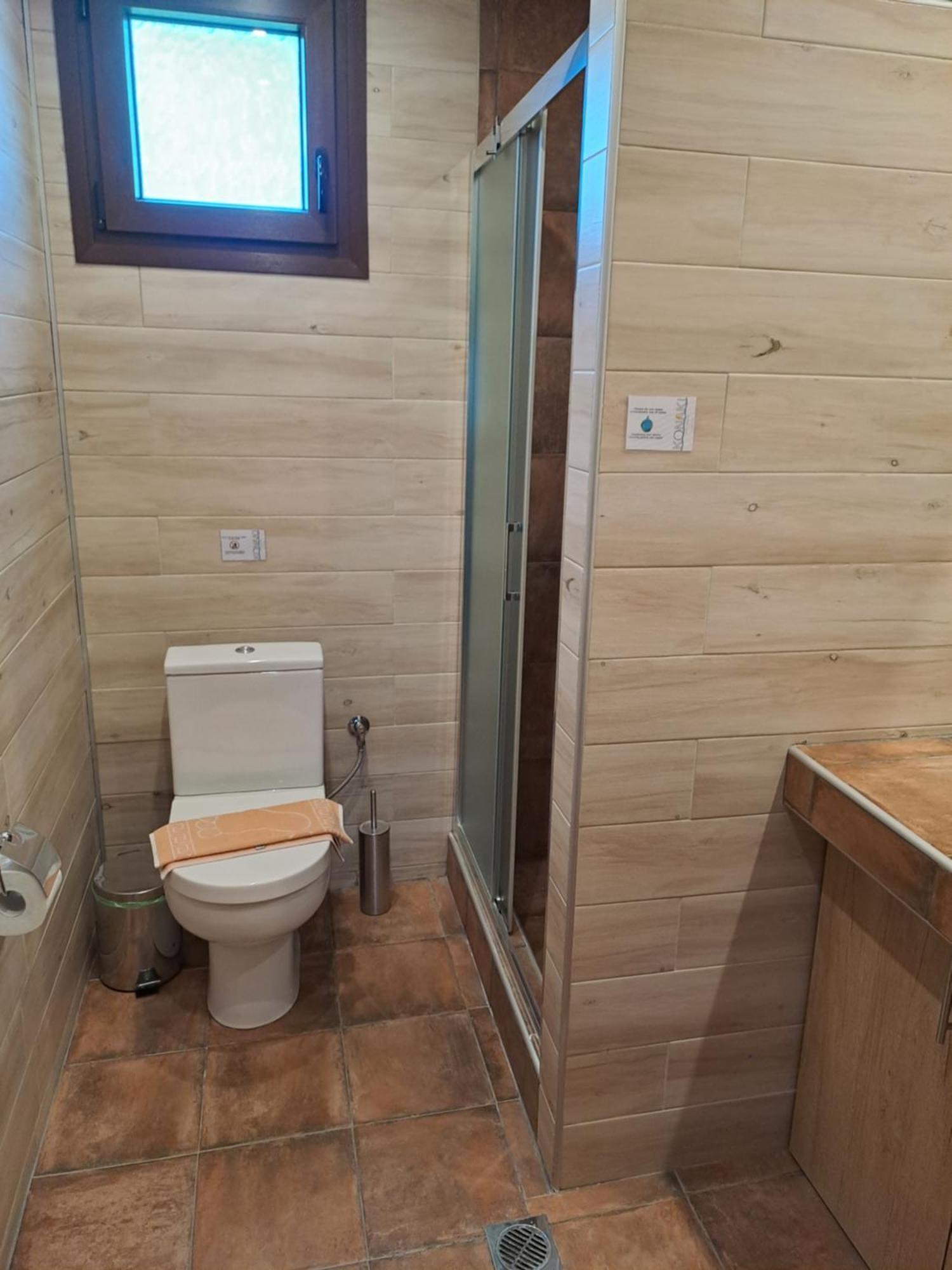 Konaki Guesthouse ออร์โมส ปานากีอาส ภายนอก รูปภาพ