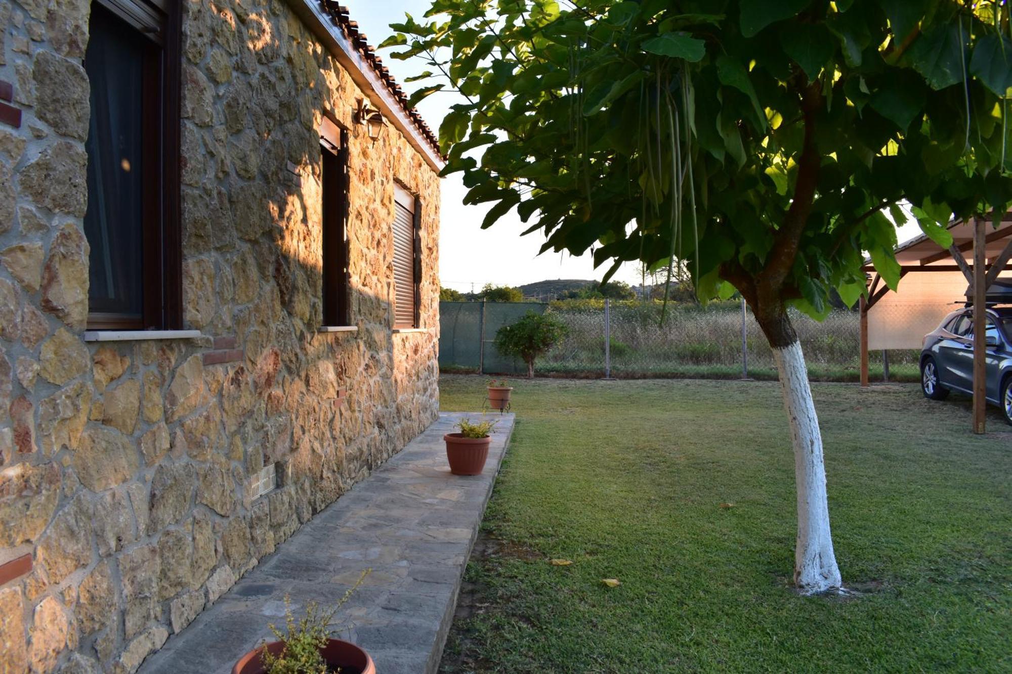 Konaki Guesthouse ออร์โมส ปานากีอาส ภายนอก รูปภาพ